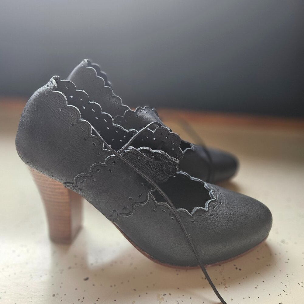 Bali ELF Handmade Paradise Bird Leather Heels Size 10 Black Mary Jane Tie